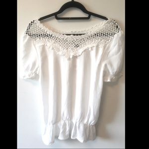 ‼️3FOR$20‼️ White peasant blouse,  floral lace